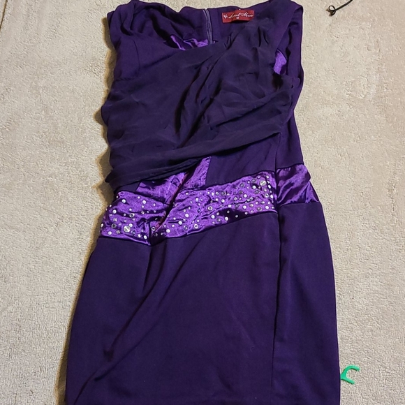 SWEET MISS medium party dress which is 27 long and - Picture 1 of 5